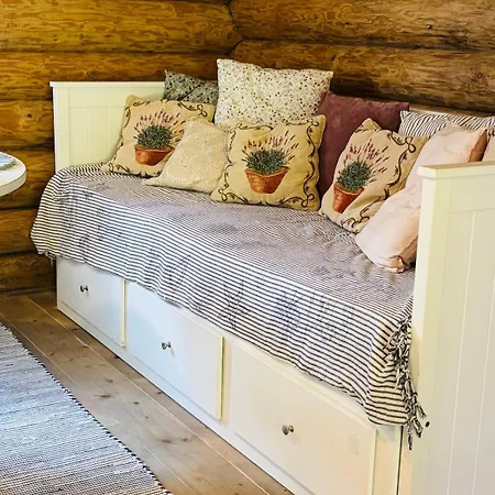 Viinapeedu Farm Home, Korgessaare, Hiiumaa * Joeranna