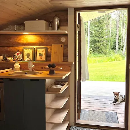 Viinapeedu Farm Home, Korgessaare, Hiiumaa Joeranna